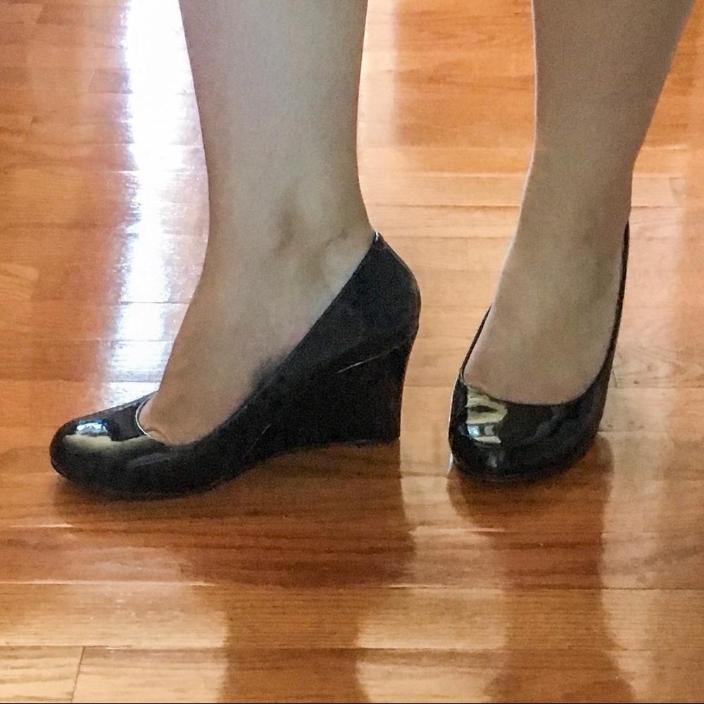 Black Wedges